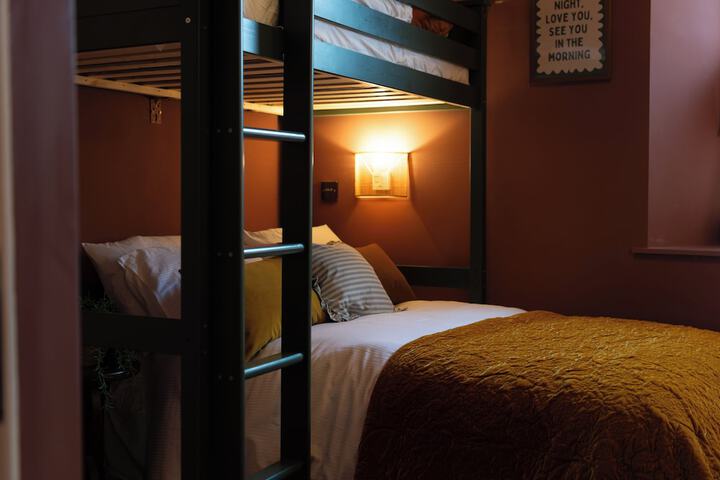 Room 22 of 104