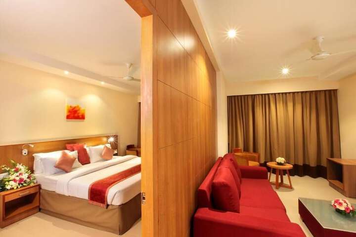Room 4 of 18