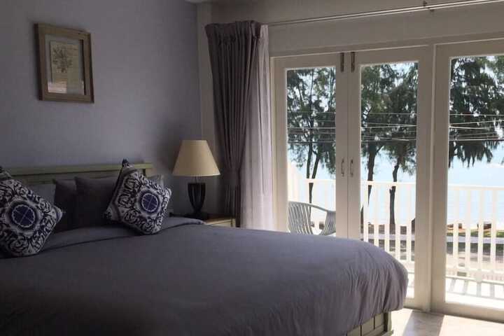 Room 14 of 52