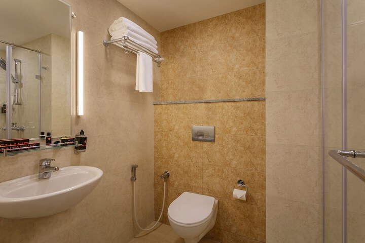 Room 15 of 34