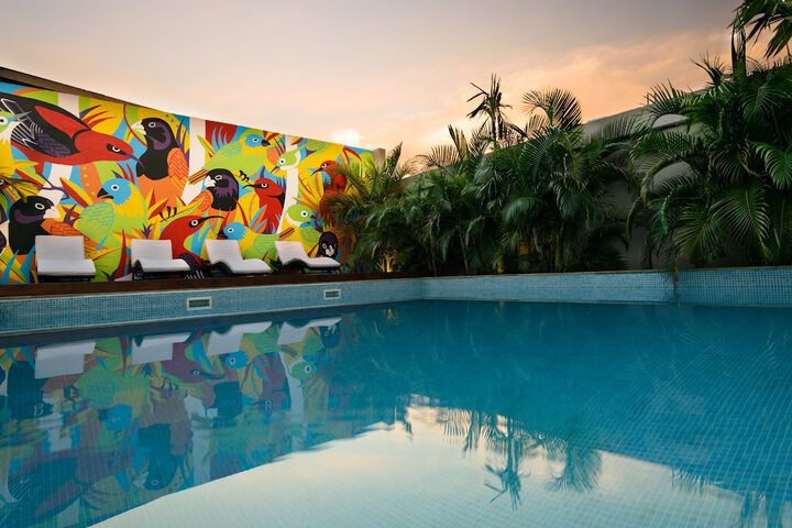 Hotel Pool