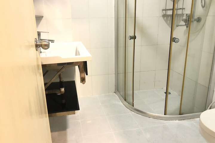 Room 20 of 29