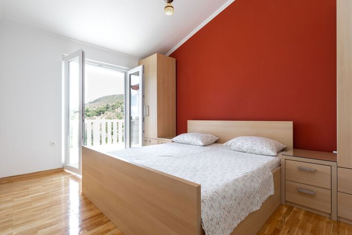 Room 10 of 45
