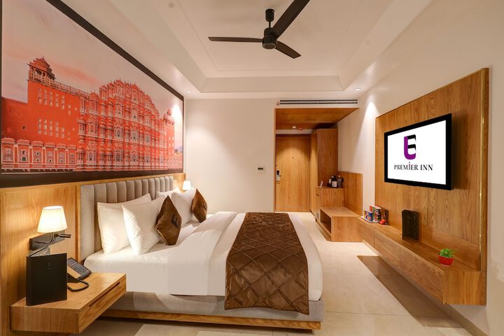 Room 18 of 36