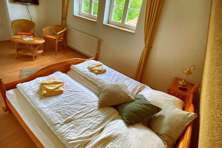 Room 9 of 10