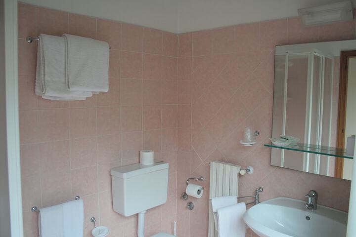 Room 25 of 41