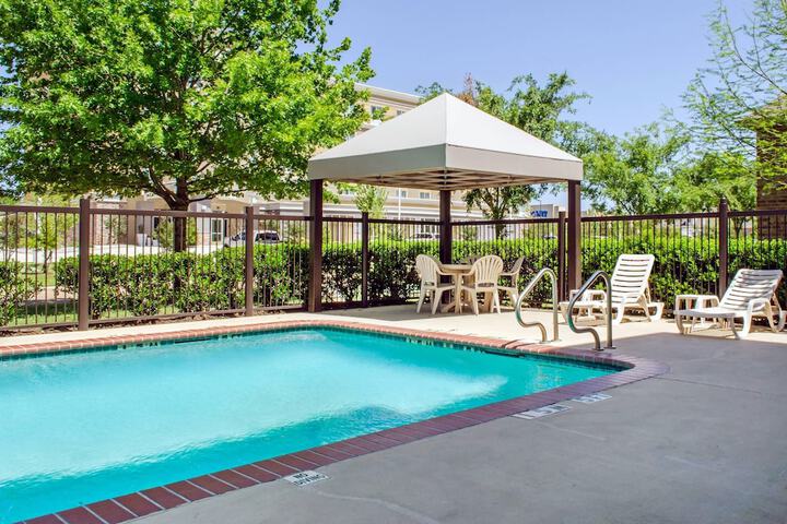 Pool 52 of 69