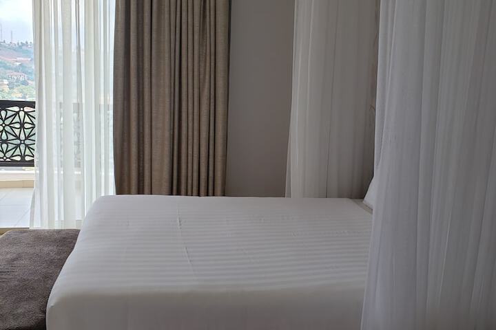 Room 12 of 63