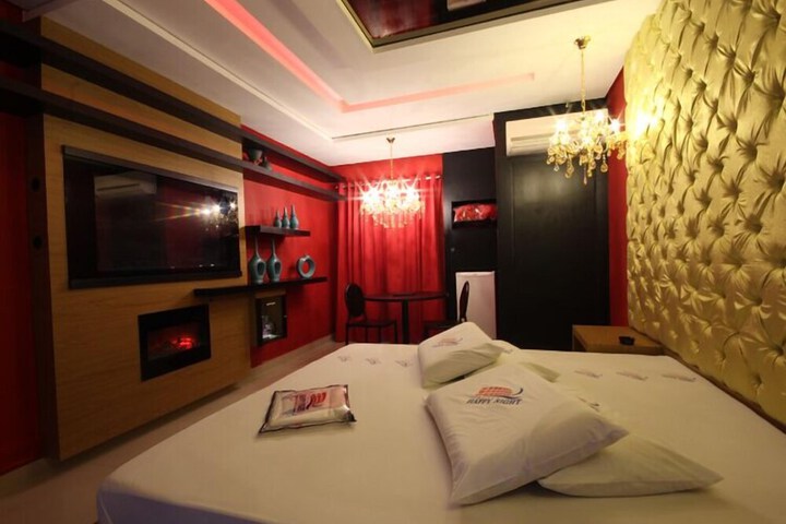 Room 6 of 61