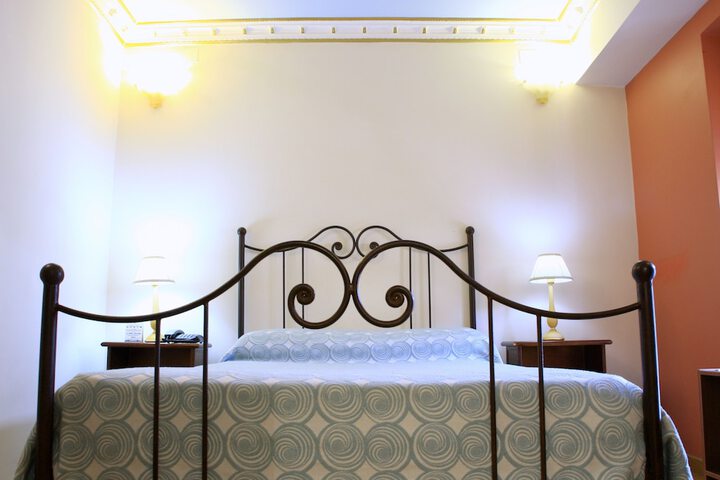 Room 7 of 23