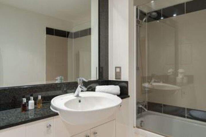 Room 4 of 24