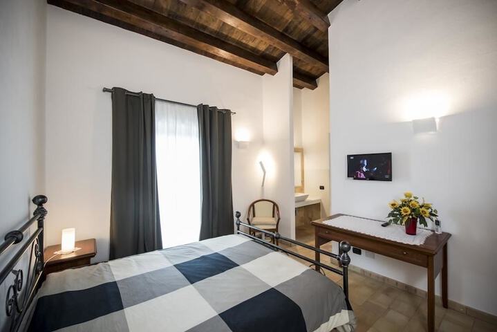 Room 4 of 26