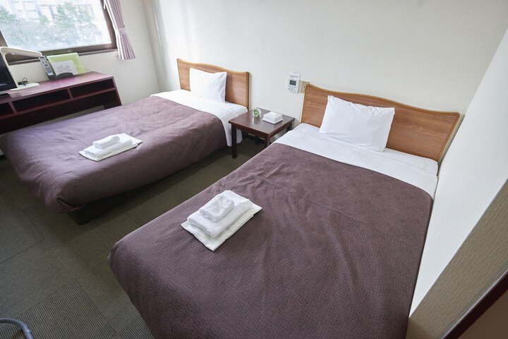 Room 15 of 33