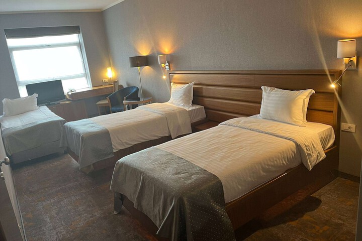 Room 11 of 82