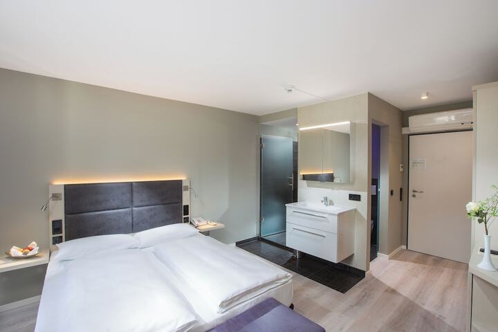Room 17 of 110