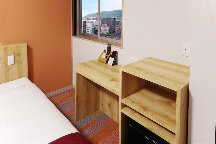 Room 14 of 20