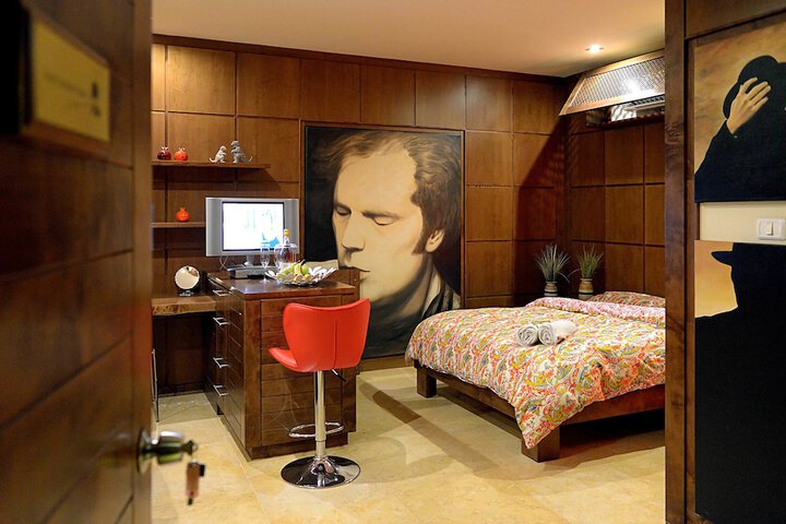 Room 11 of 25