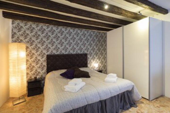 Room 16 of 20