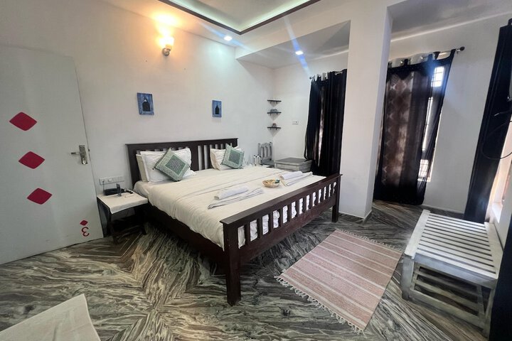 Room 5 of 31