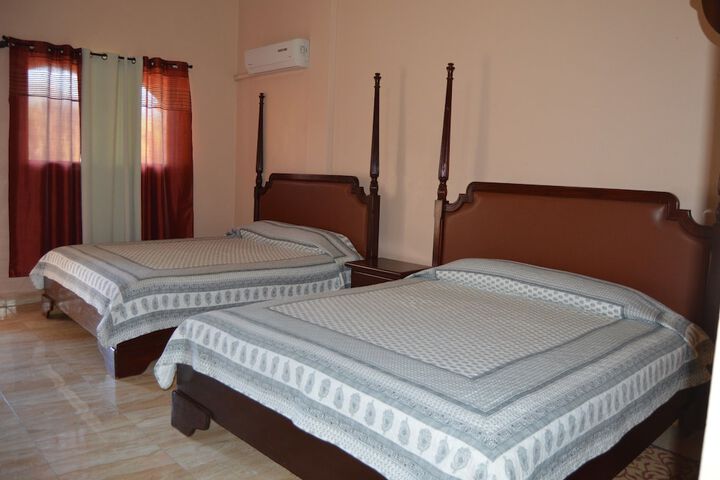 Room 2 of 50