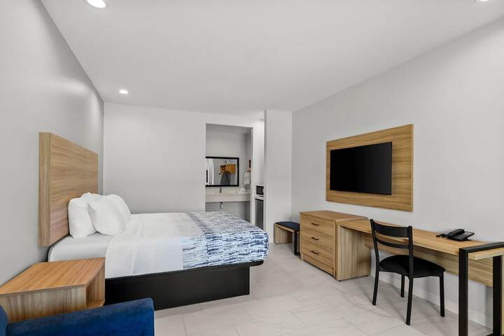 Room 5 of 30
