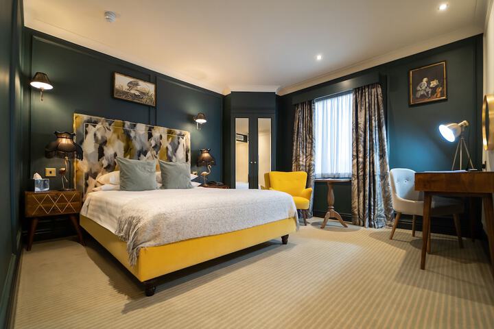 Room 15 of 107