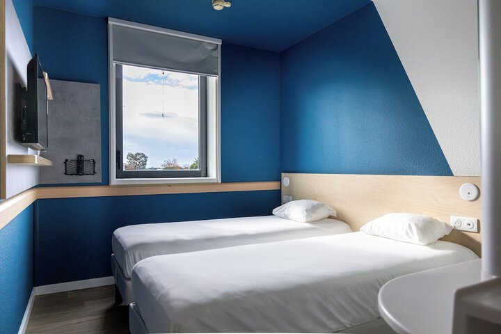 Room 21 of 50