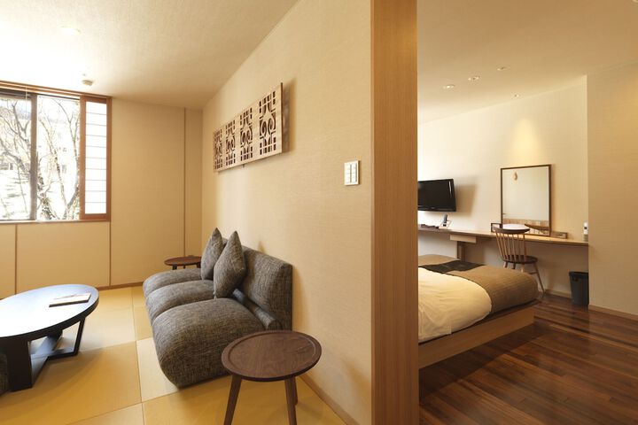 Room 7 of 63