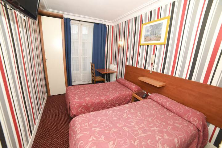 Room 6 of 46
