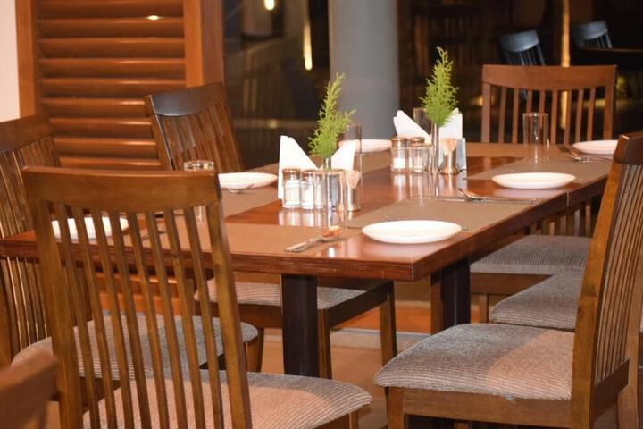 Dining 112 of 147