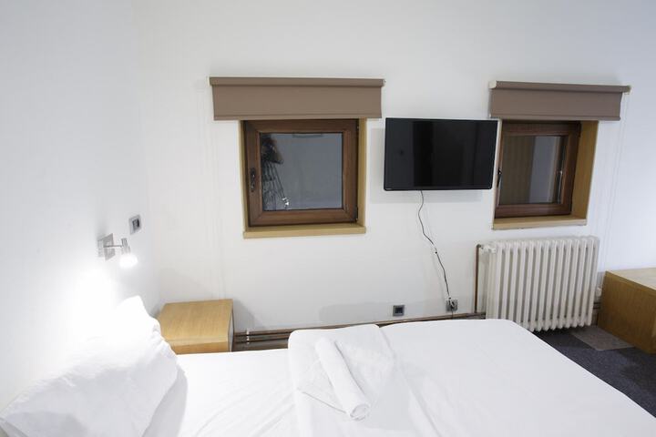 Room 6 of 62