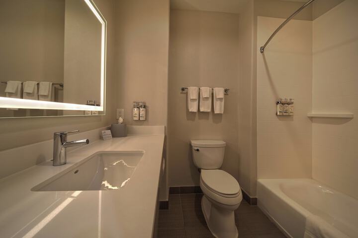 Room 30 of 83