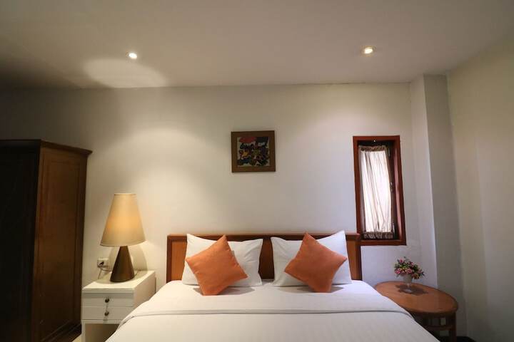 Room 51 of 87