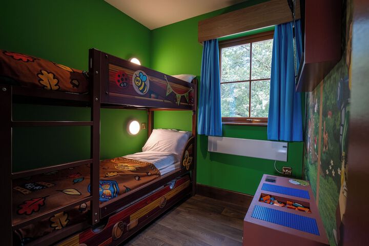 Room 30 of 83