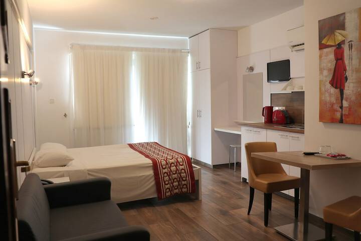 Room 8 of 24
