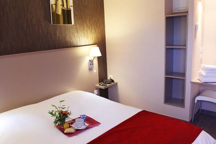 Room 10 of 51