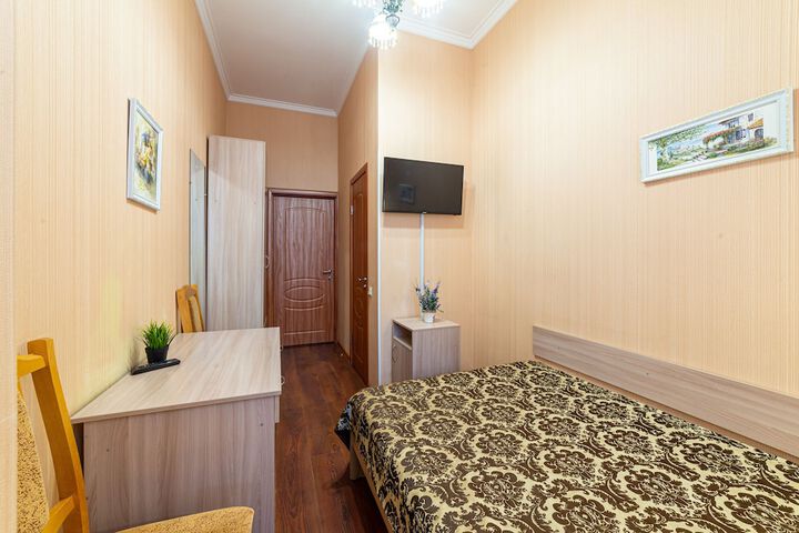 Room 49 of 176