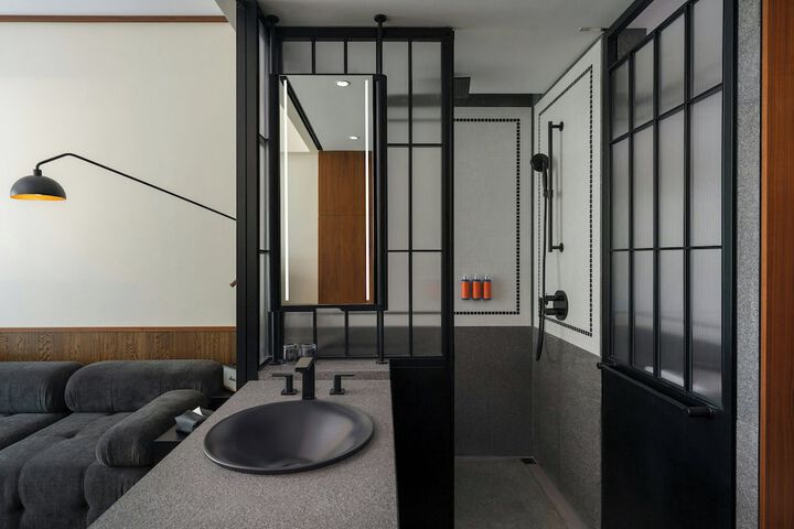 Room 47 of 86
