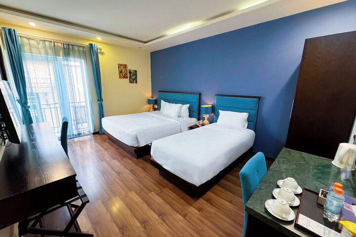 Room 32 of 84