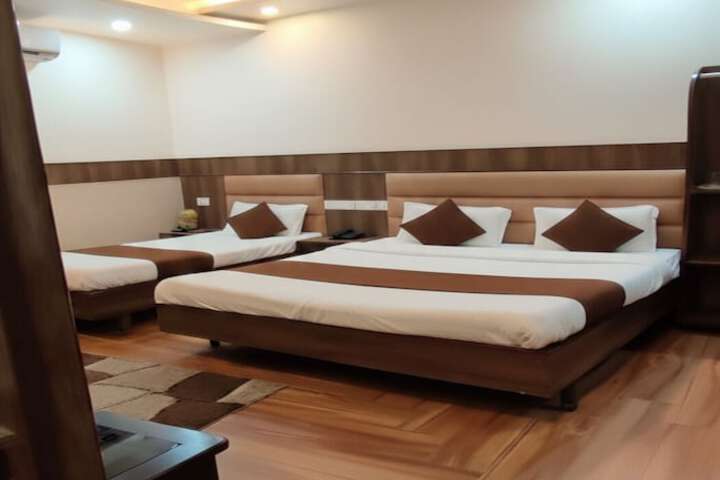 Room 8 of 22