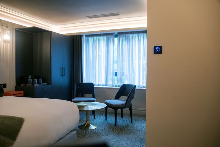 Room 17 of 48