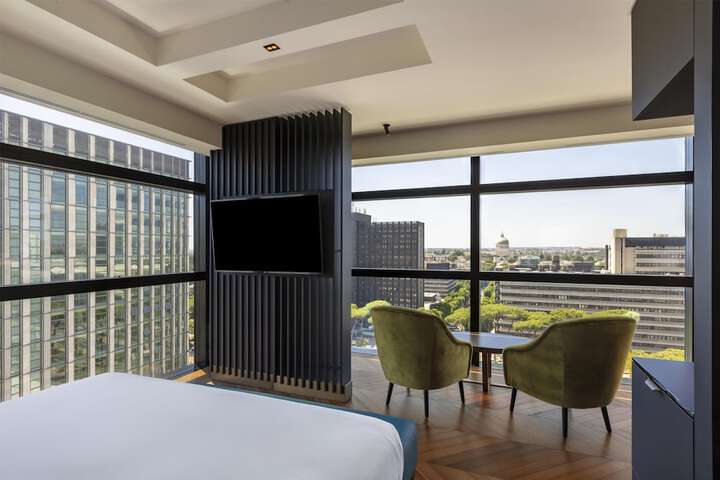 Room 48 of 147