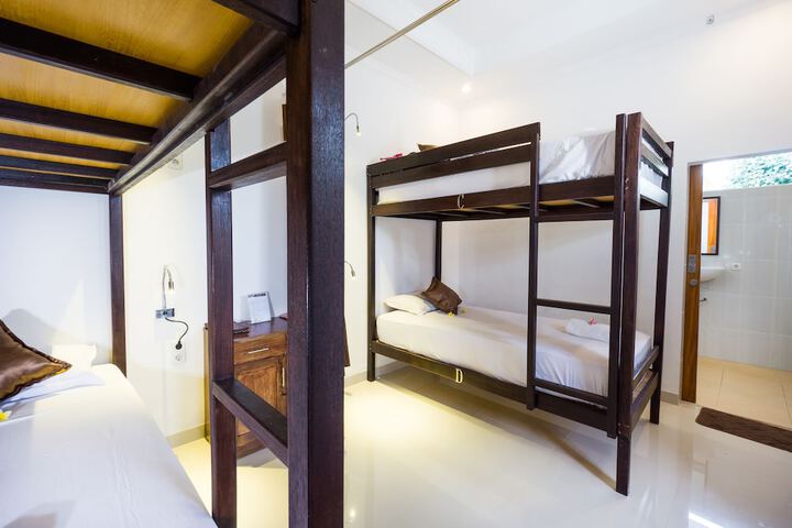 Room 13 of 53