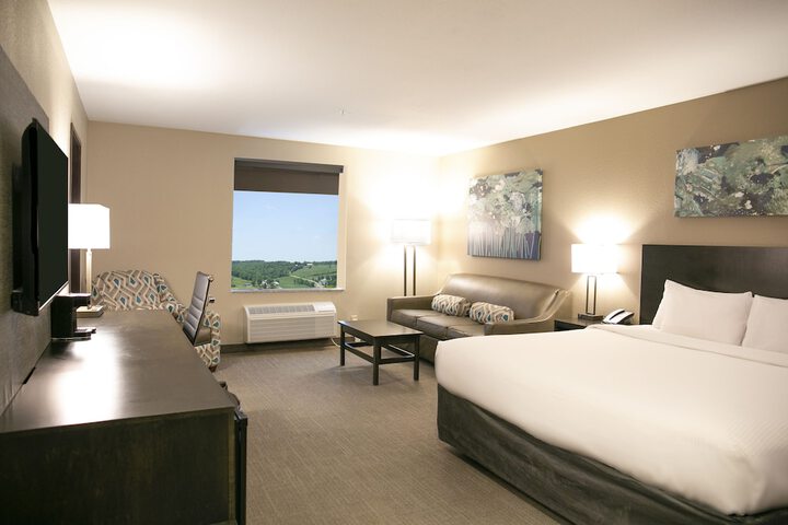 Room 9 of 35