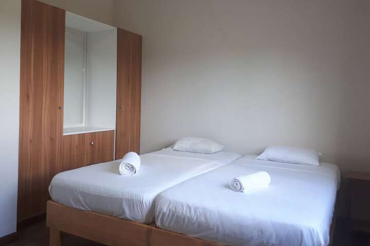 Room 12 of 43