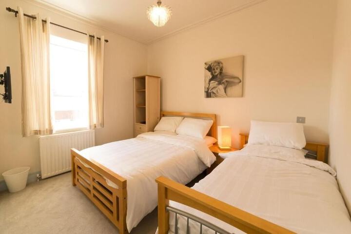 Room 12 of 39