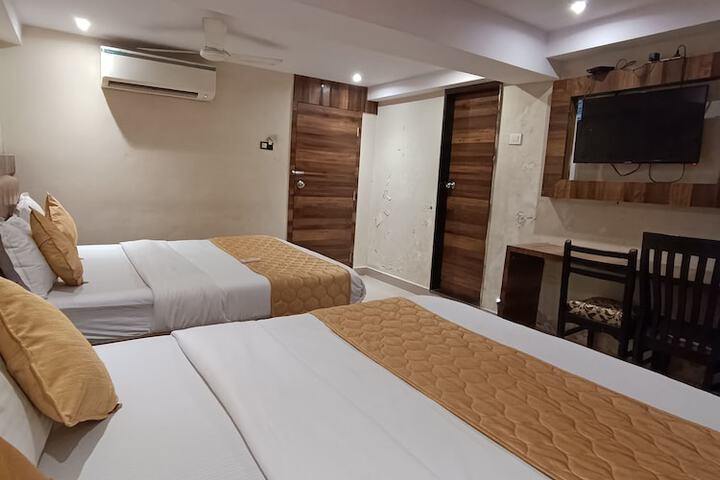 Room 15 of 19