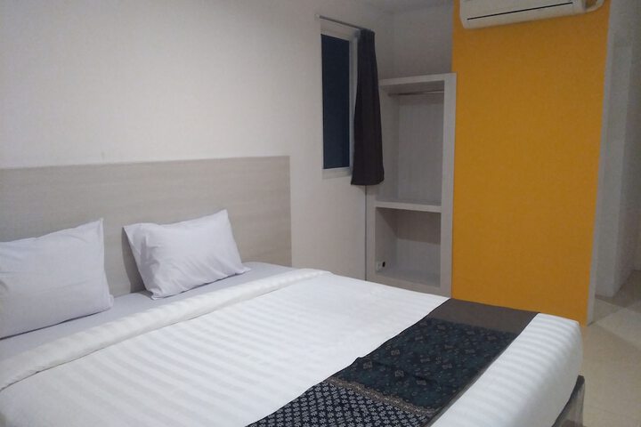 Room 5 of 10