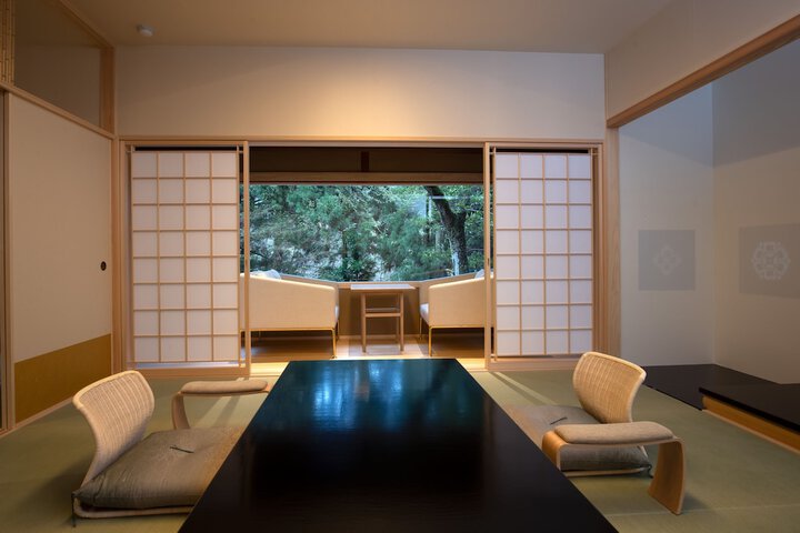 Room 13 of 80