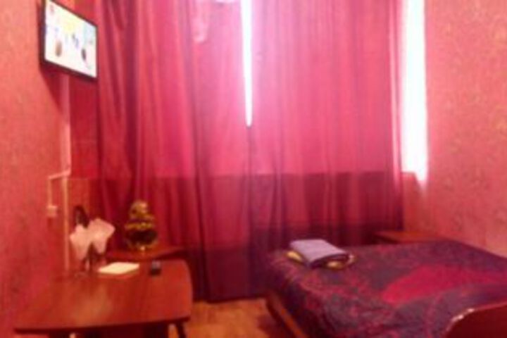 Room 6 of 19